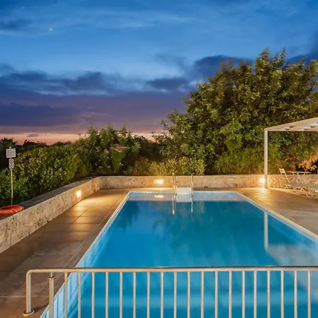 Willa Deleni - Private Pool, Sea Views & Gardens Retimno